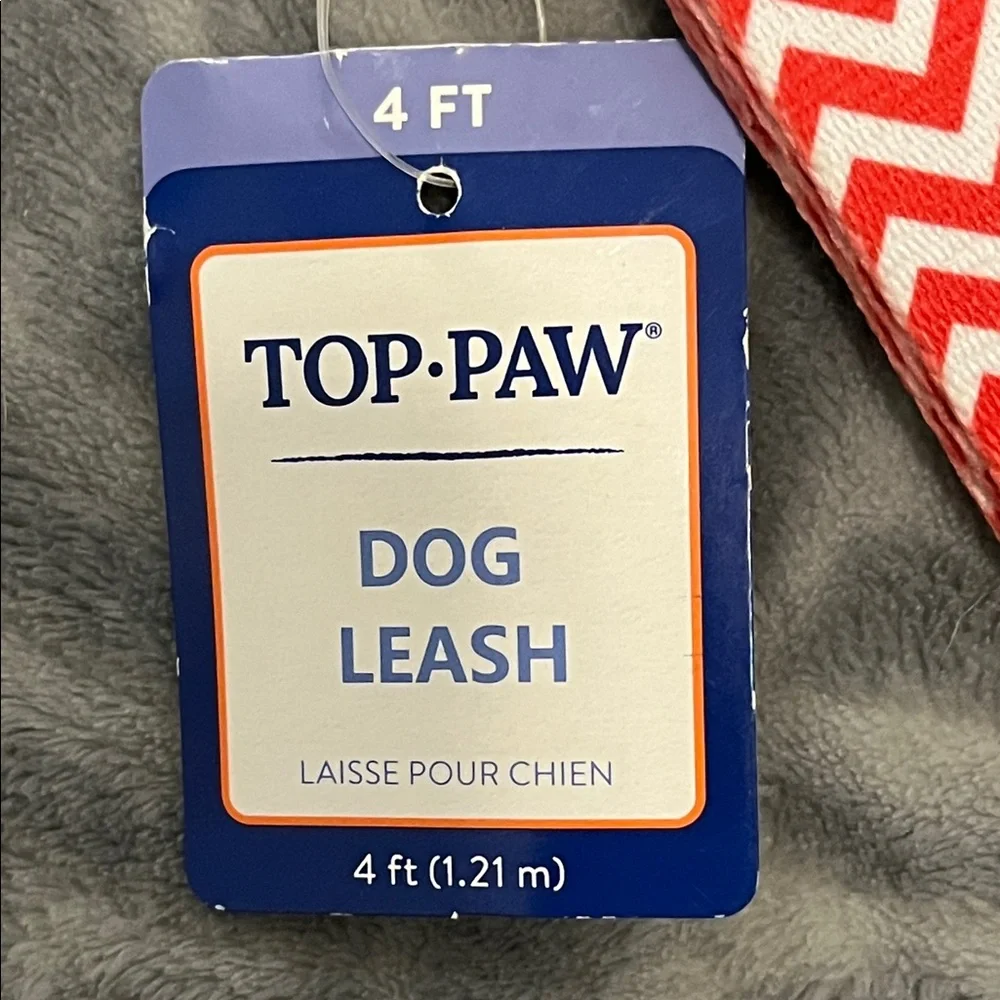 Top Paw Dog Collar size L & Matching 4’ Leash in Red & White Chevron Pattern NWT